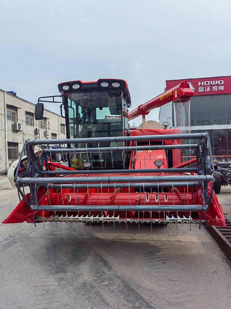 潍柴雷沃金刚2代领航rg70plus水稻机到货了,配备全柴140马力发动机