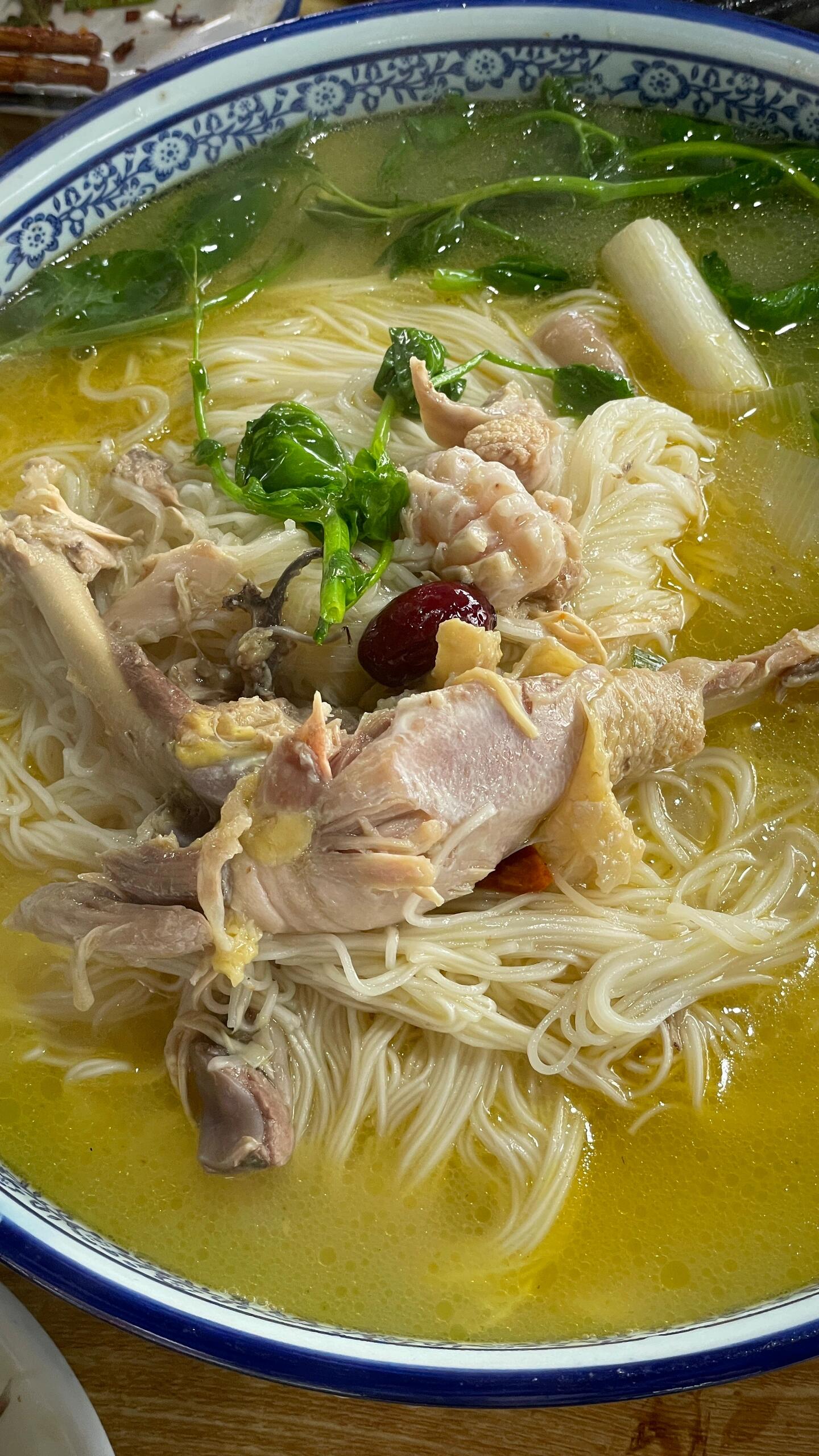 四大名菜之一:老母鸡抗机关枪 中华四大名菜之一:老母鸡扛枪 388一锅