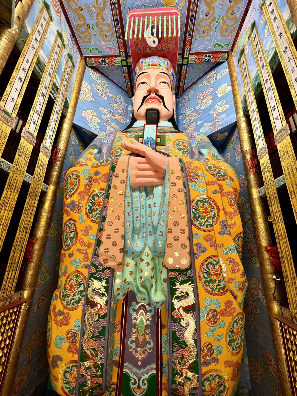 玉皇大帝像,18米 无锡太湖鼋头渚风景区内的三山仙岛上,最高峰有一座