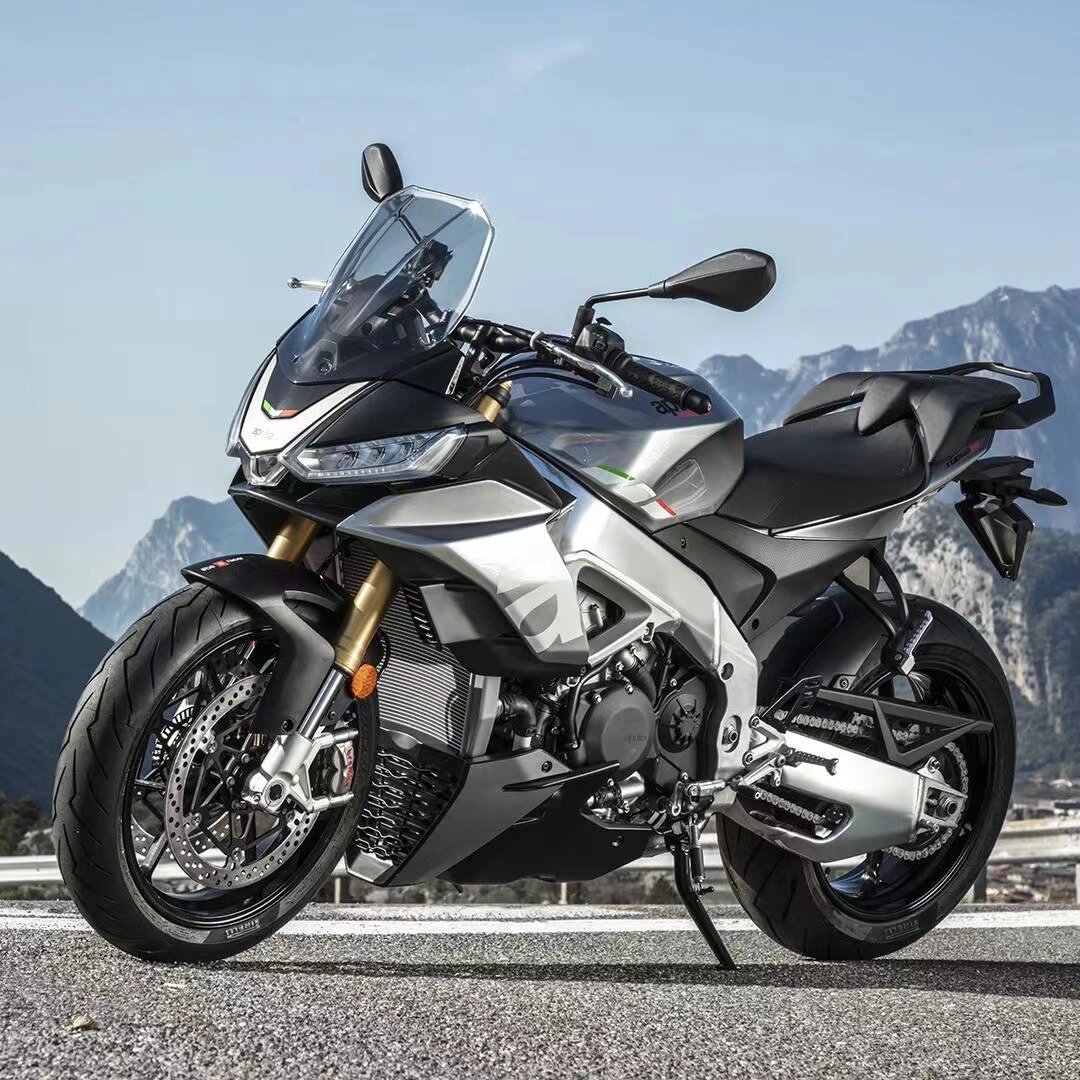 阿普利亚旗下最强街车tuonov4 搭载1100ccv型四缸水冷发动机 最大