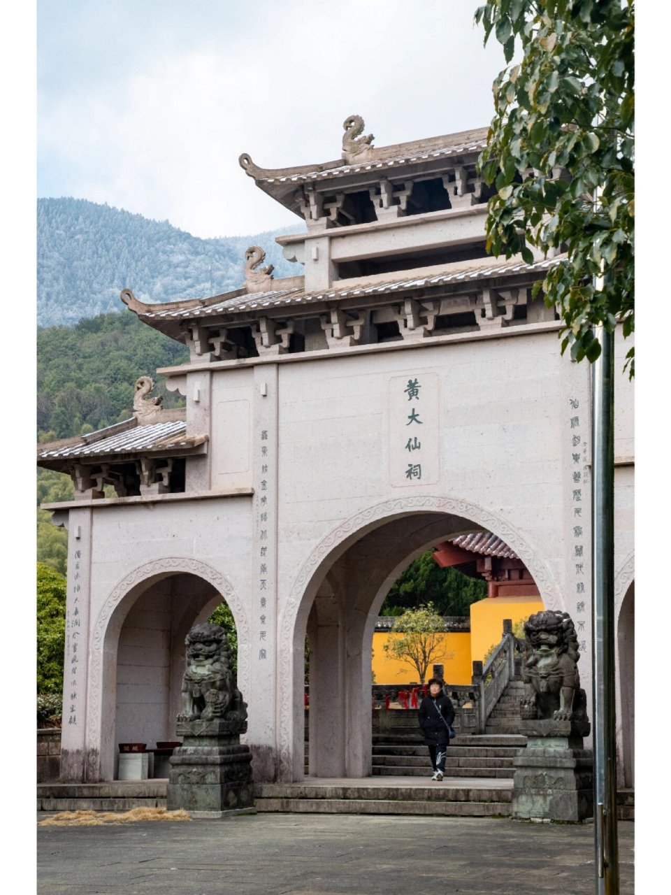 金华新年祈福攻略·黄大仙祖宫篇 黄大仙祖宫位于鹿女湖湖畔,是黄大仙