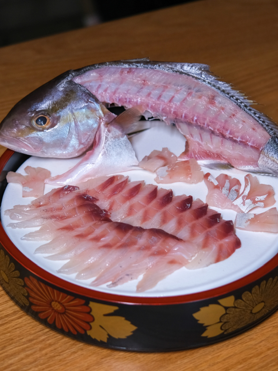章红刺身 —— 我最爱的刺身之一 章红没有池鱼那么多油脂,没有鲷鱼