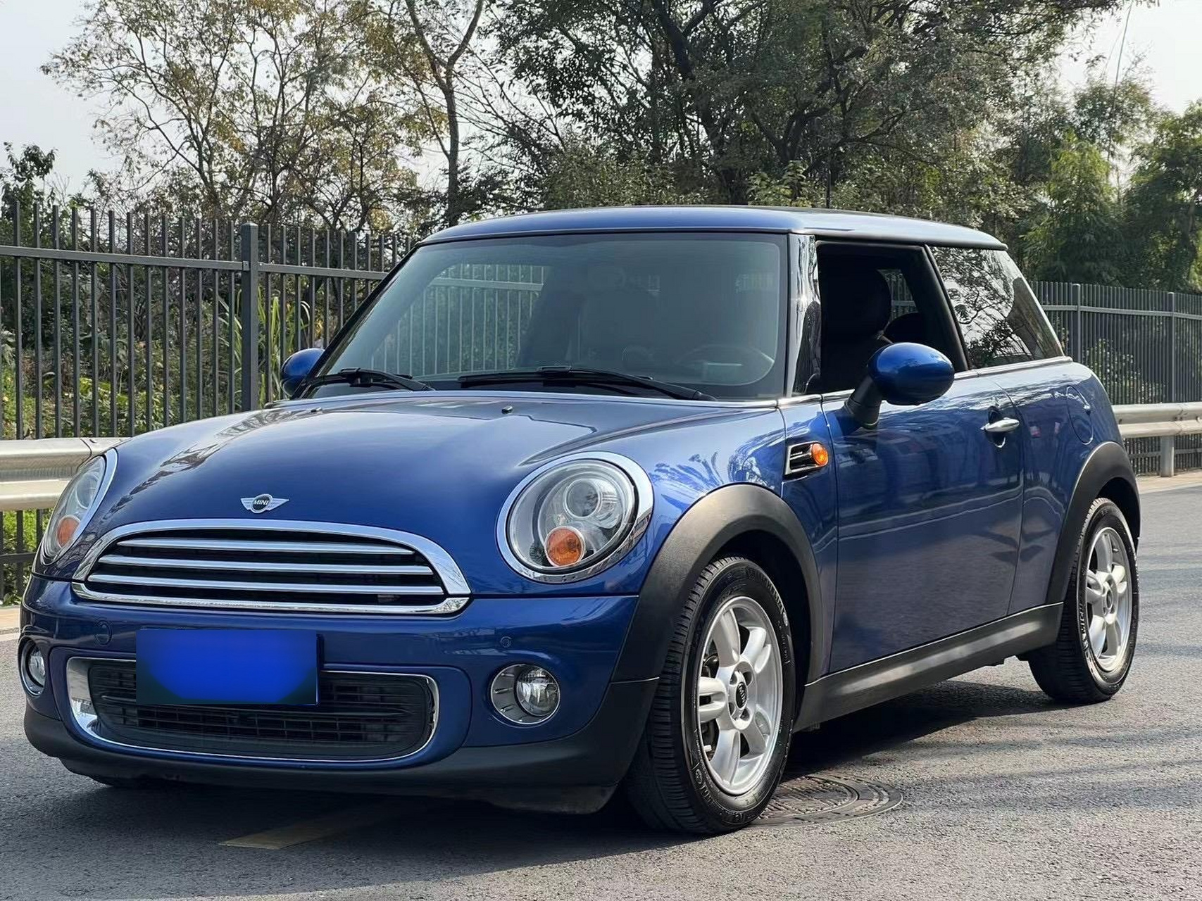 宝马mini r56 13年9月上牌,11.