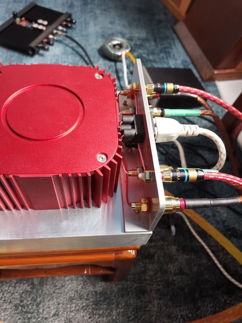 之前曾听说过此电路的大名,正好手上有一个300瓦的进口变压器是双26伏