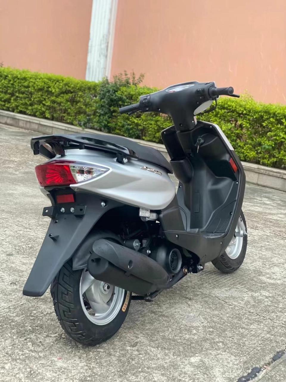 磨砂银-正品 株洲雅马哈巧格100cc 现秒2380元