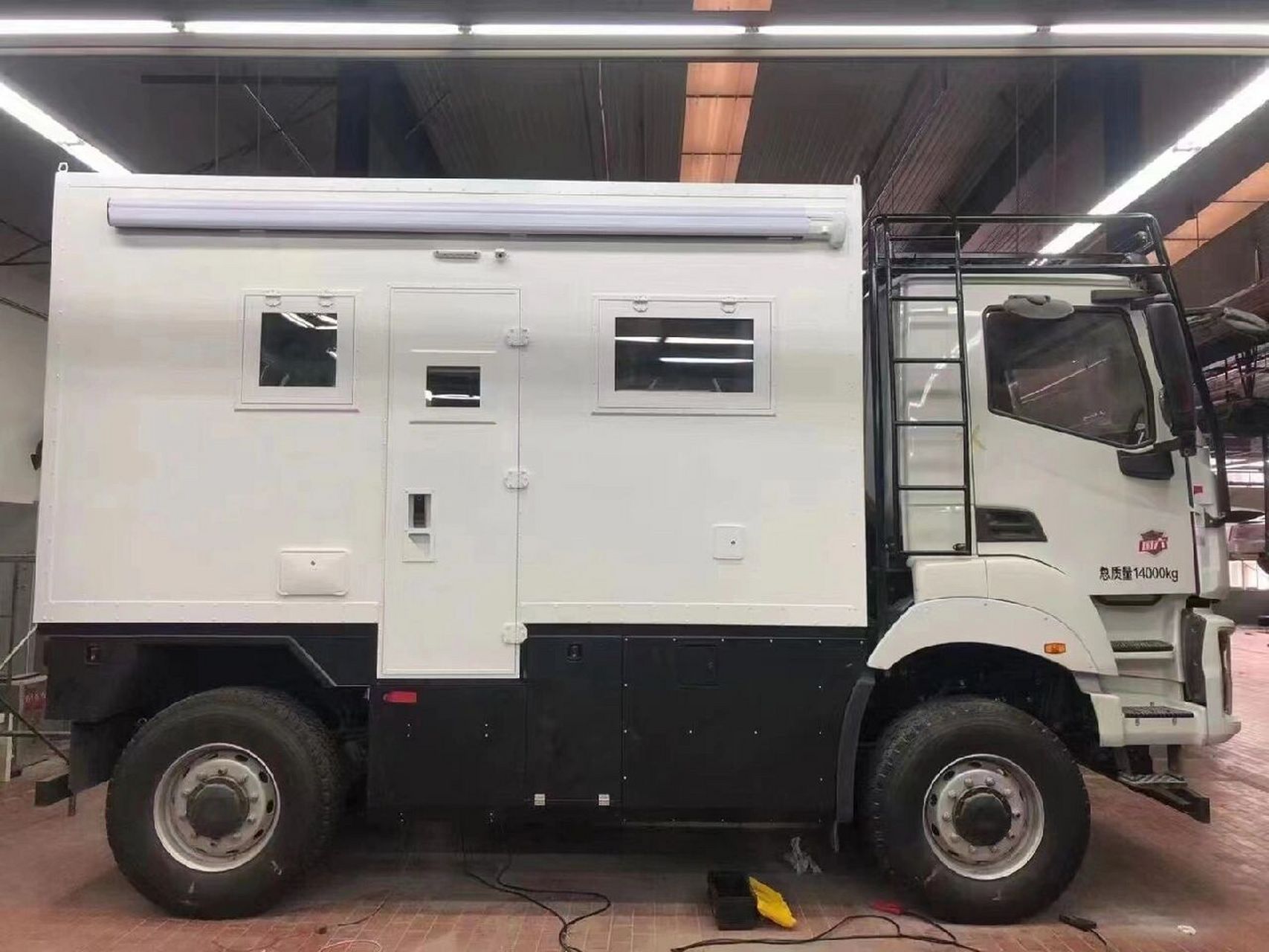 c1就能开的房车太霸气了 一直梦想有一个蓝牌房车,卡车底盘自驾去川藏