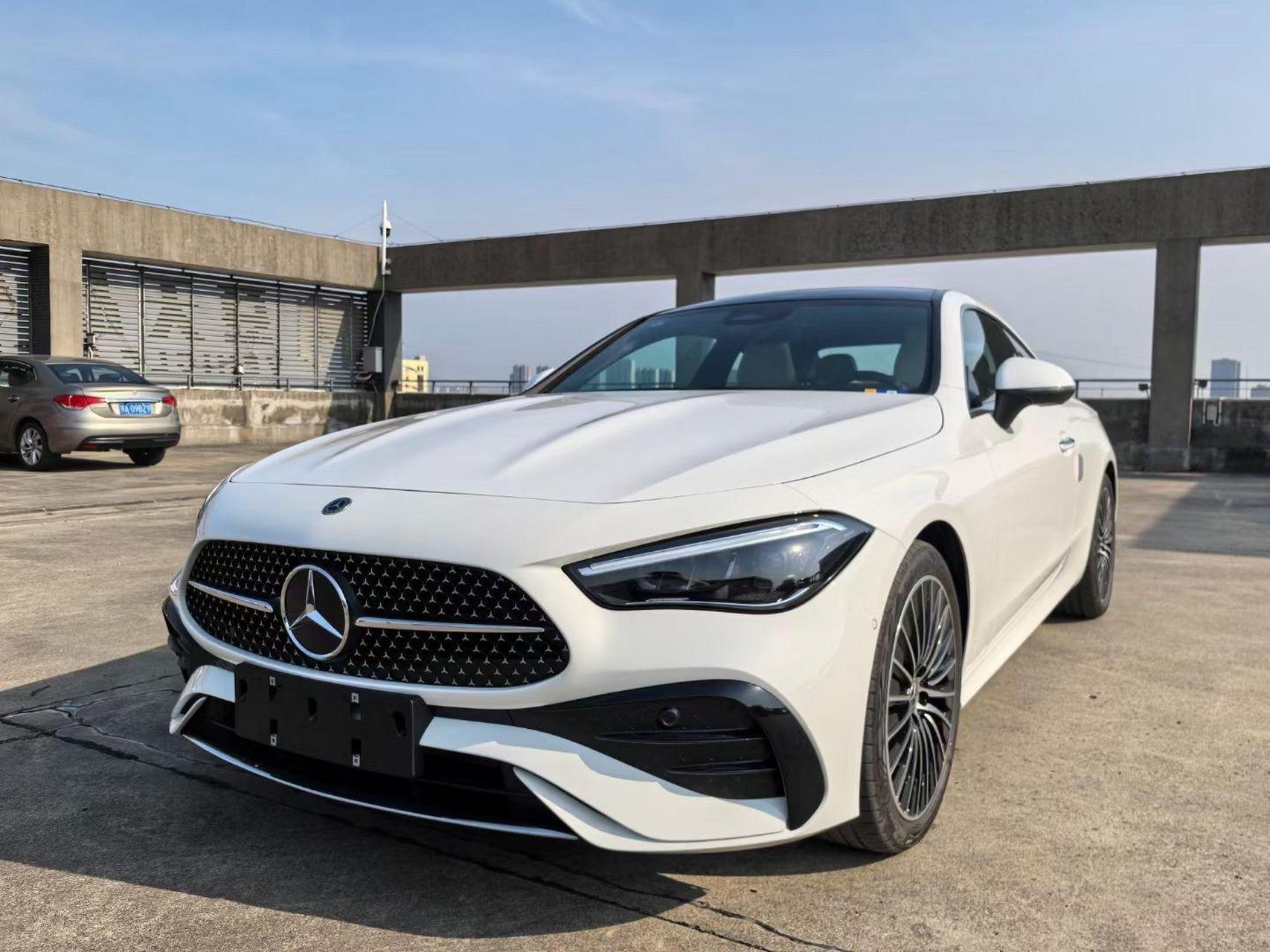 24款奔驰cle260 轿跑车(进口) 指导价:45.