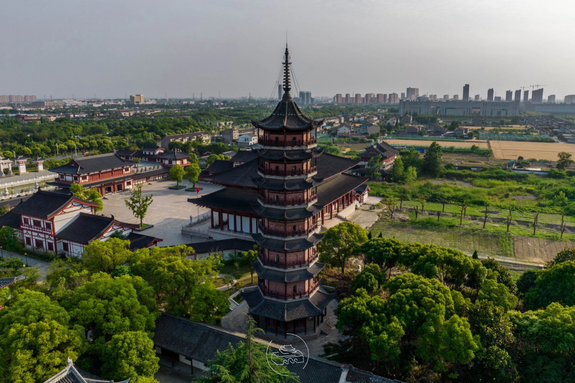 泰兴|庆云寺 泰兴市文物保护单位 庆云寺位于泰兴城外西部,旧建筑由三