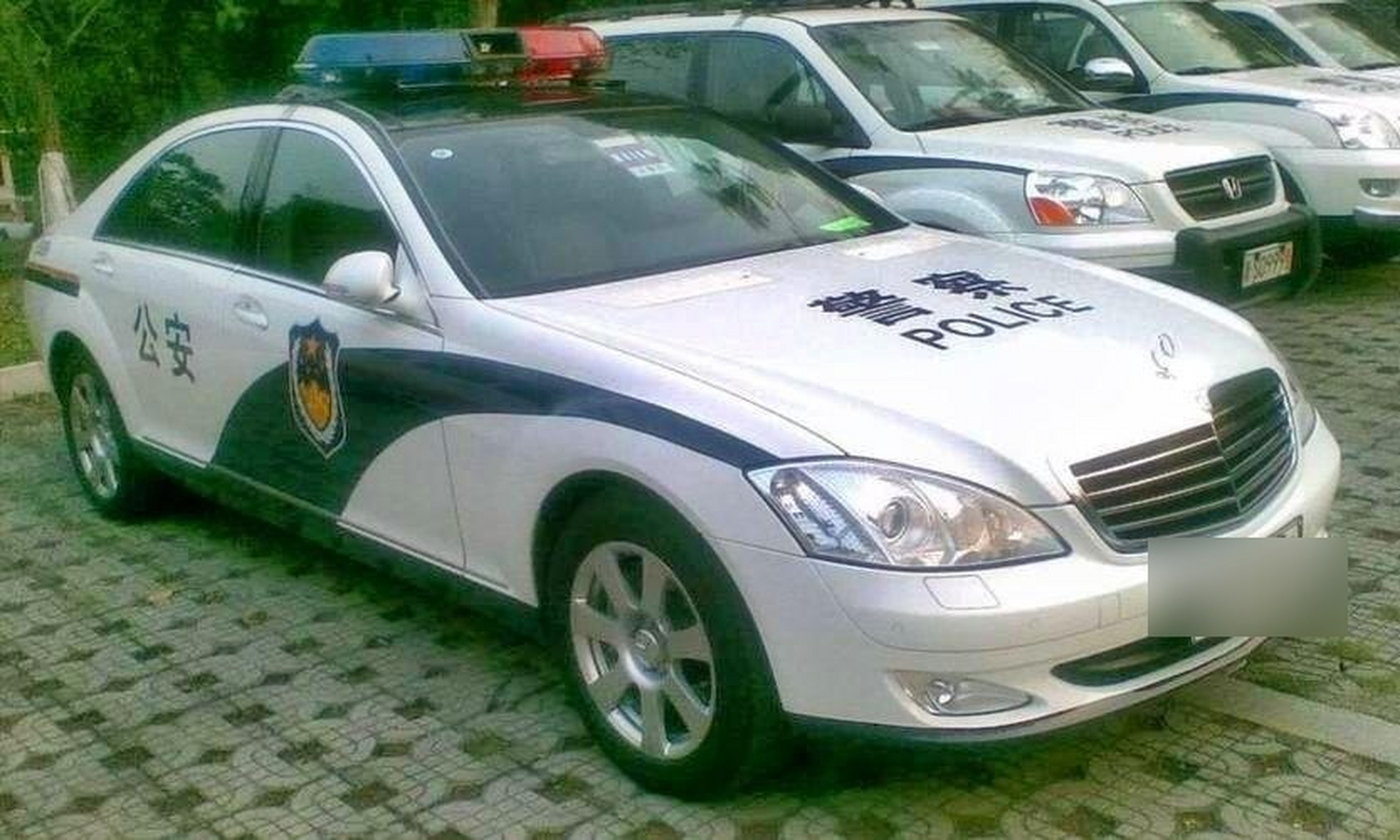 盘点国内奔驰警车你觉得哪款最帅