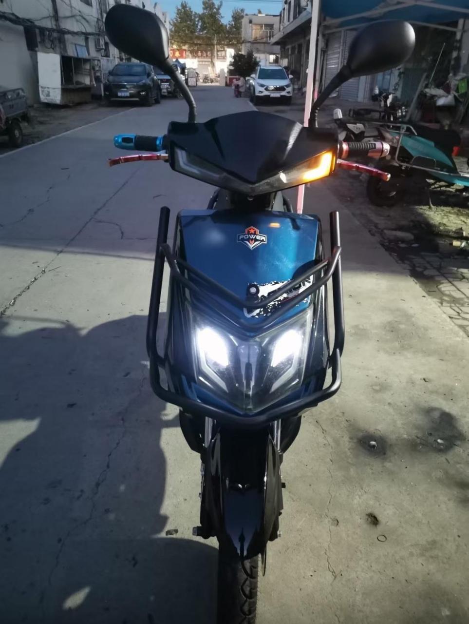 小野电摩一台900米~  绿牌车~     3档调速~  用铁塔大电池~导航58迈