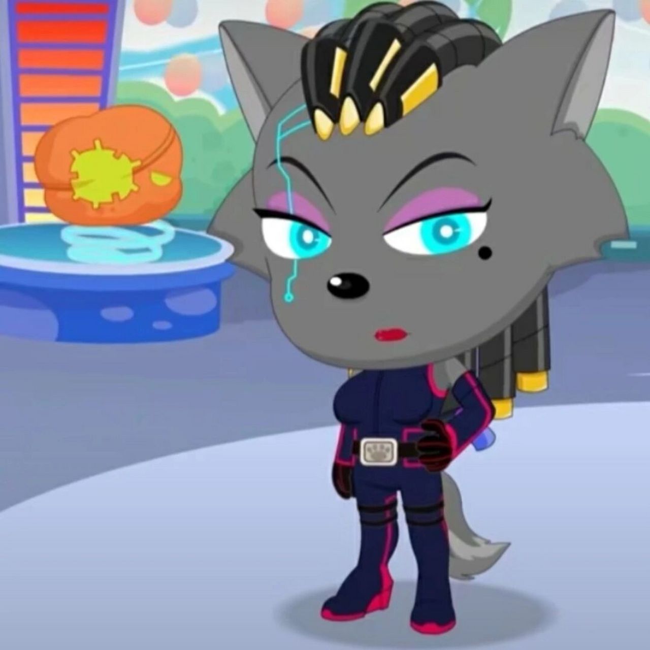 红太狼好好看7215 小时候可爱,后来感觉有种女王的气质就是觉得次