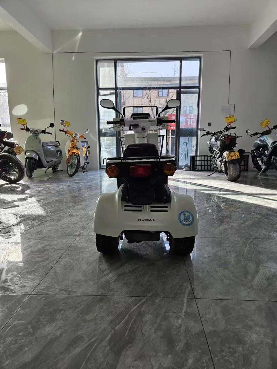 本田三轮车不倒翁:honda gyro x 50 fi 登场!整车落地,全部原装!