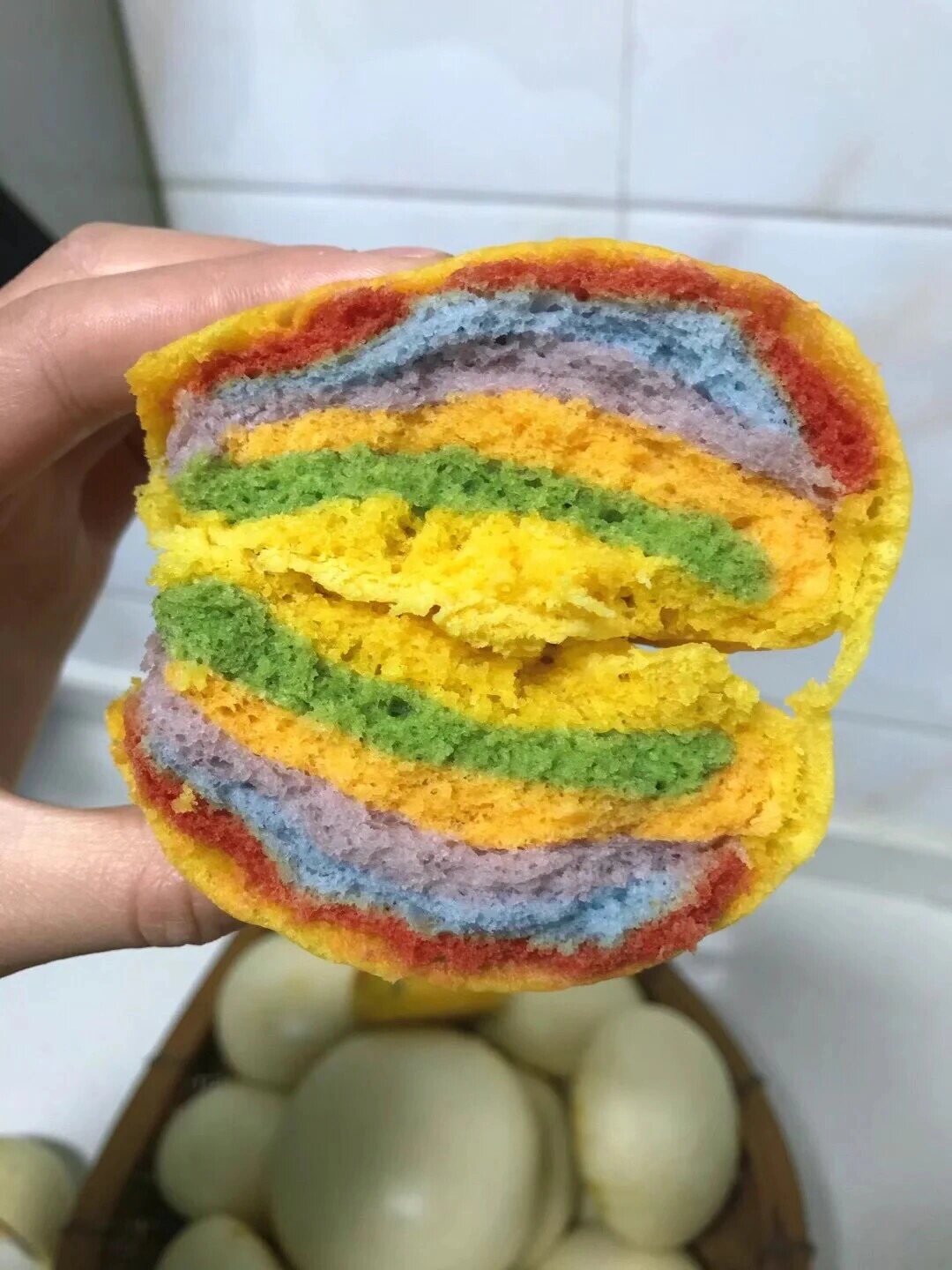 彩虹馒头～🌈 果蔬彩虹馒头 无添加/ 用料:紫薯 南瓜 菠菜 甜根菜