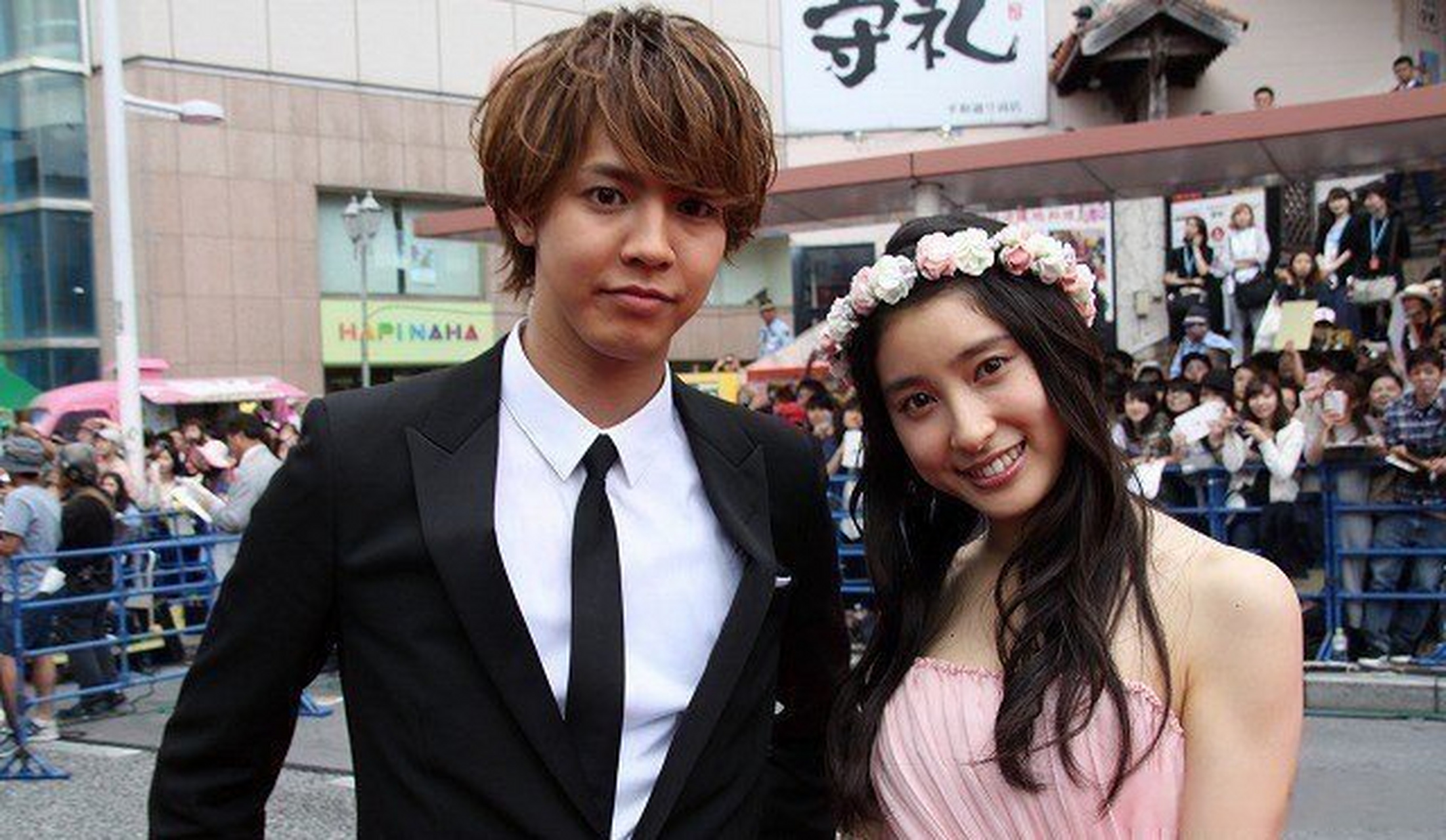 土屋太凤已怀孕#片寄凉太和土屋太凤交往5年官宣结婚,并称已经迎来新