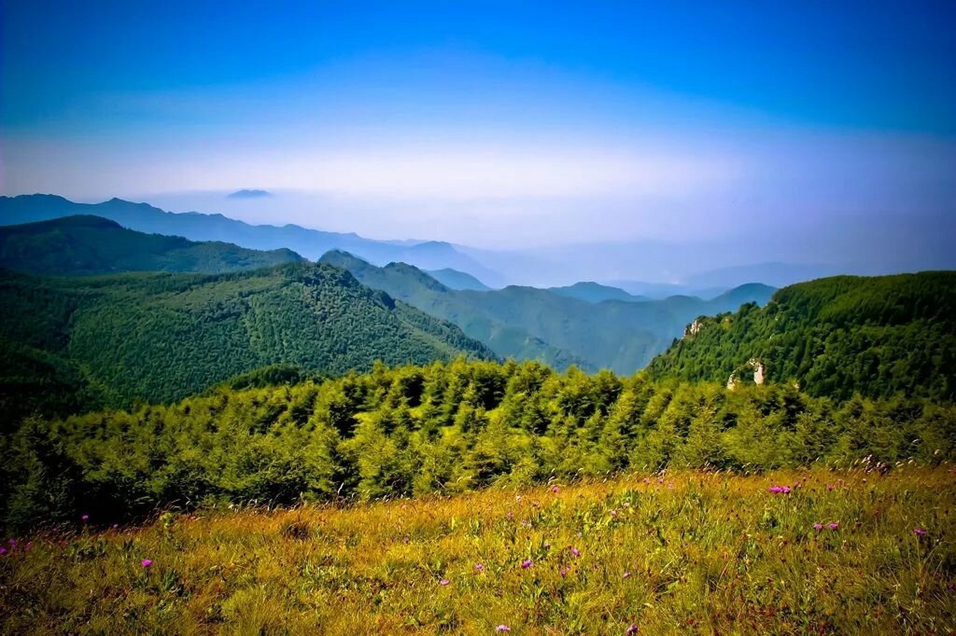 可能不是很出名,但我就喜欢其独特的风景,对于晋中的石膏山景区,我
