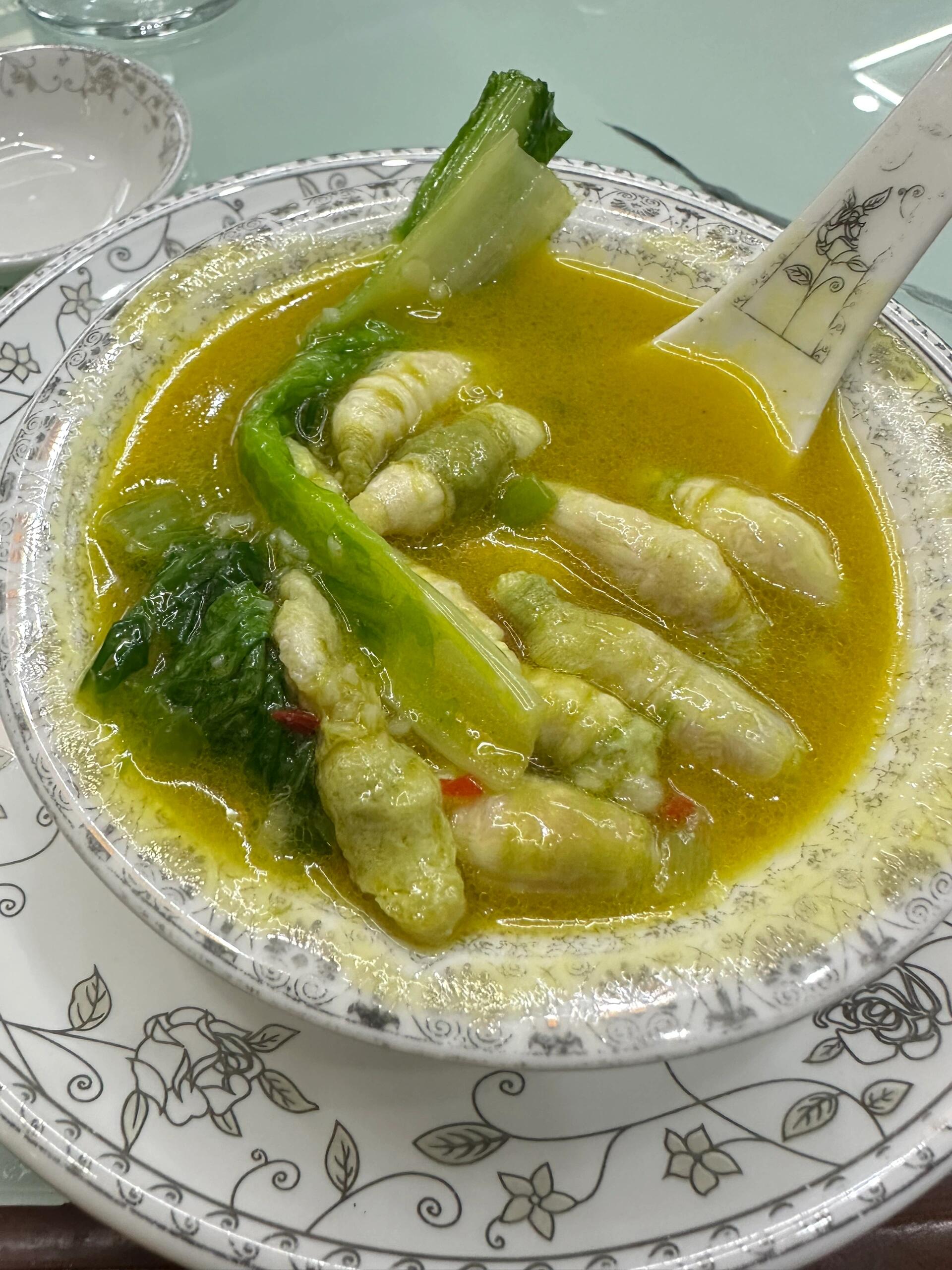 连云港豆丹有谁爱吃? 哈哈哈,大虫子.海鲜好吃.