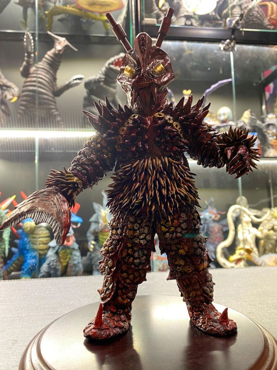 【艾斯奥特曼】异次元亚波ren 登场 中文名       异次元人亚波人