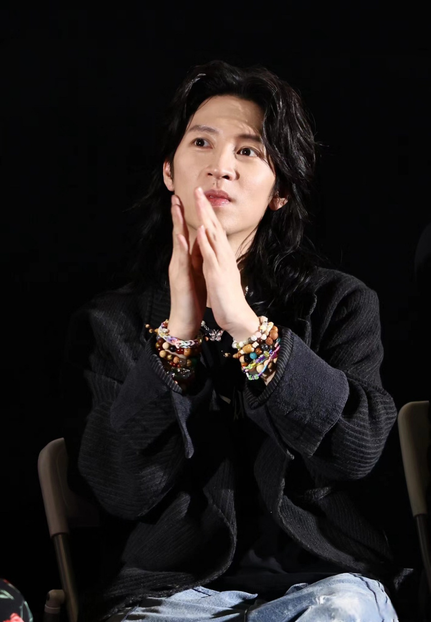 近期被热议的演员孙阳实火,看到这个文案我还是惊了一下,把他和质子团