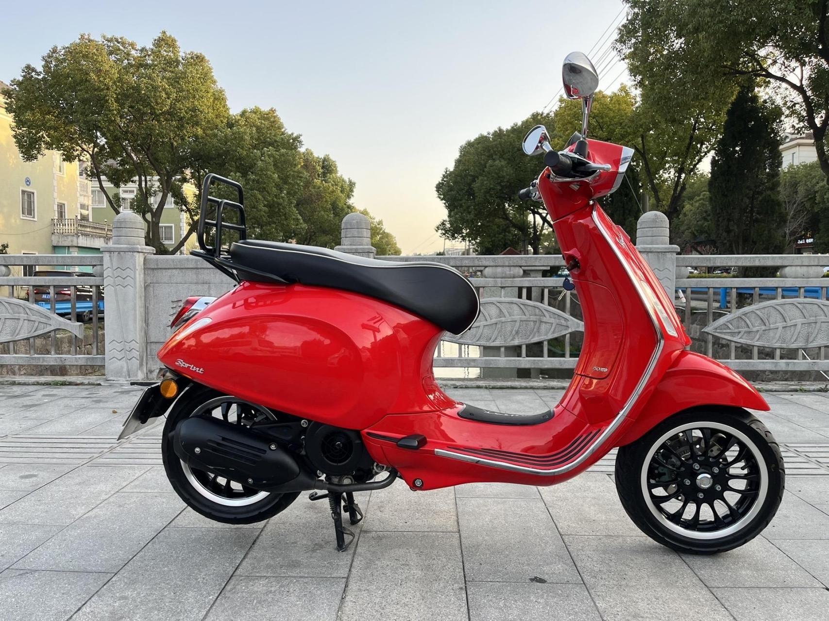 6000多公里,过户一次,成色很新维斯帕vespa