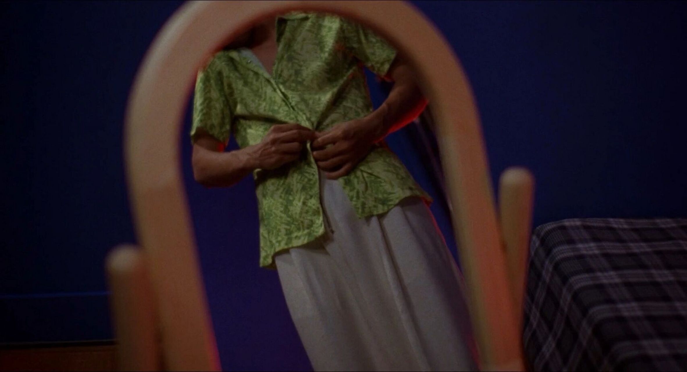 今天这部是审美绝佳的导演蔡明亮 "水"三部曲的终章,其他两部是