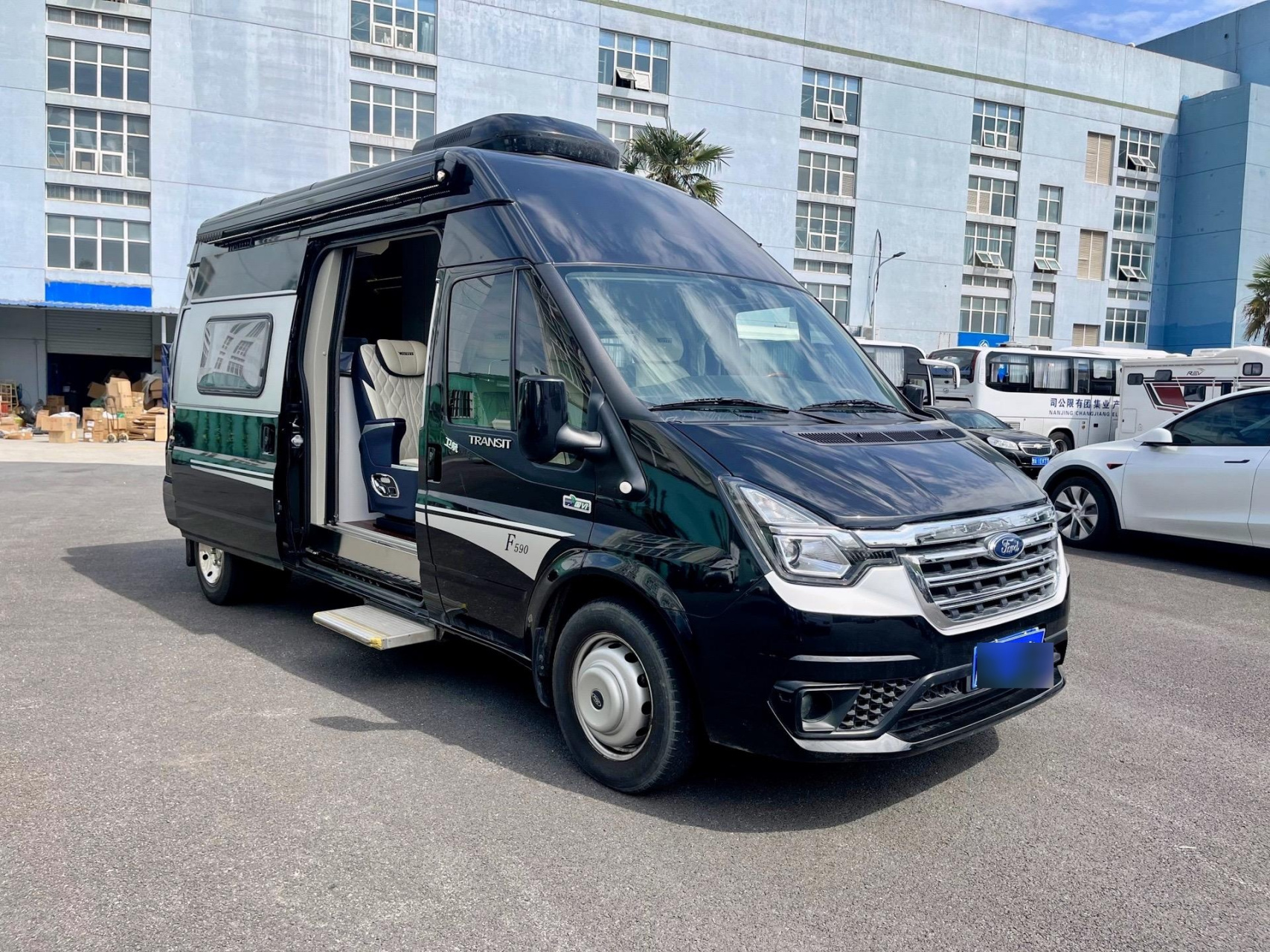 卫航福特v348 pro b型房车 2021年10月上牌,实表68000多公里国六排放