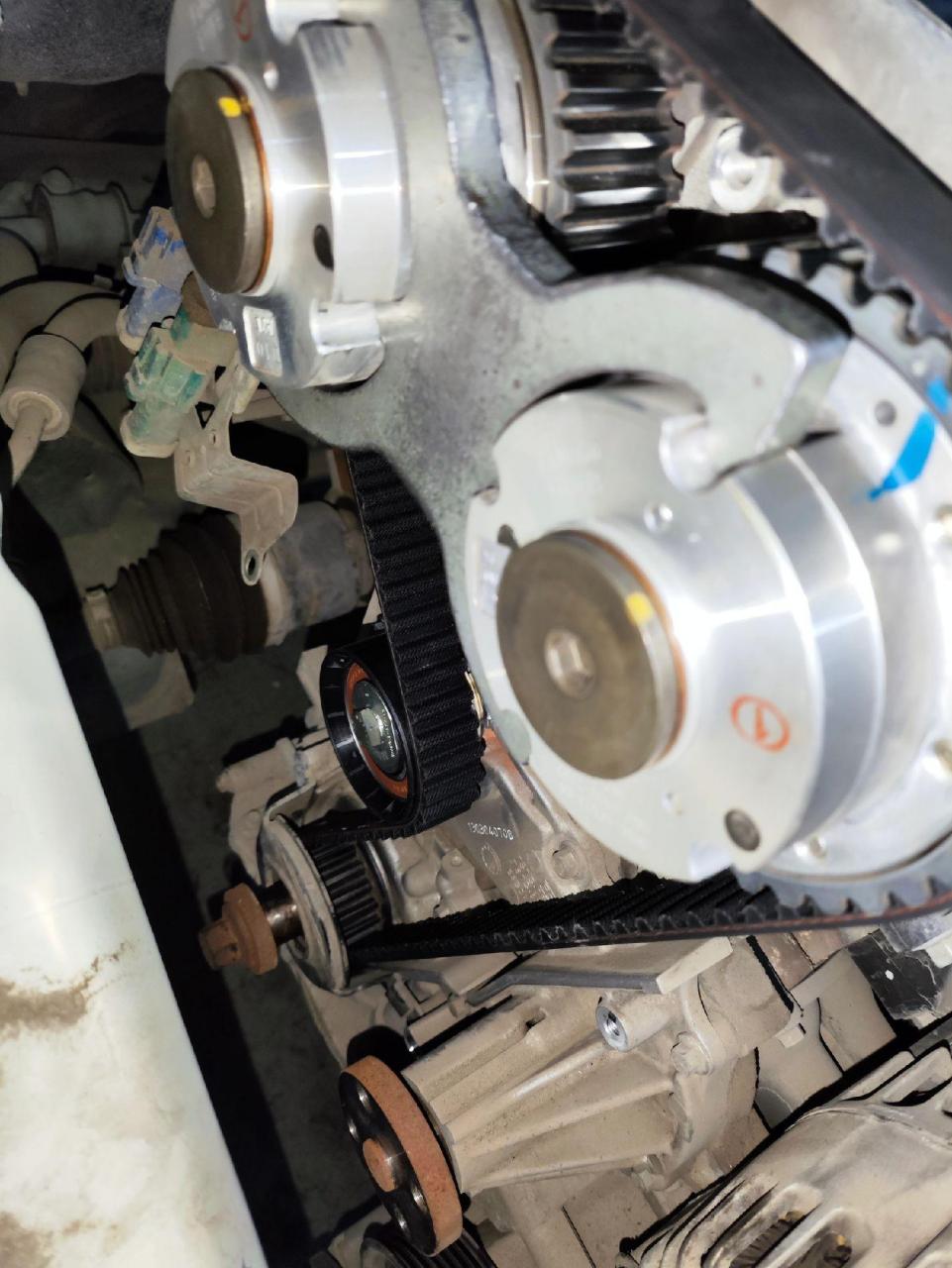 福特福克斯1.6更换正时皮带和张紧轮教程.