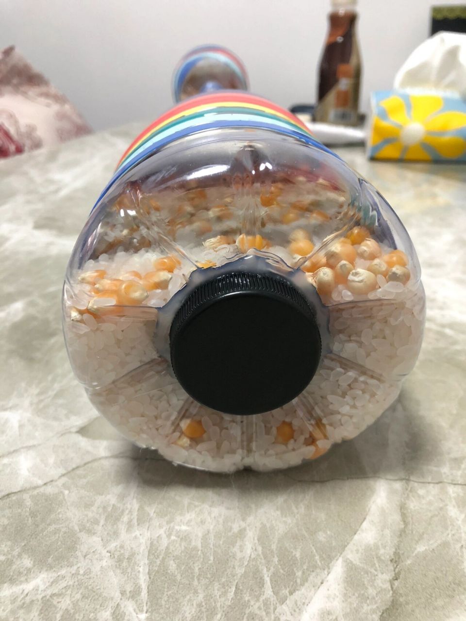 幼儿园废物手工～瓶子体育运动器械 周末老师布置作业:要求用瓶水做