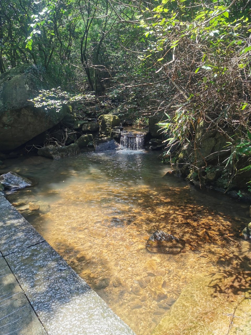 慈溪五磊山风景区避暑休闲游 景区沿途分布着濯心亭,蛇潭,四维平台