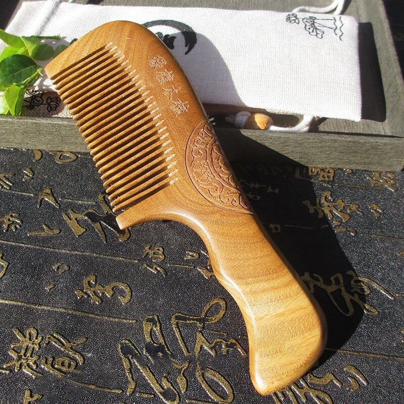 会吐死会变色有香味的绿檀木梳不要错过 绿檀木梳,有香味会变色能吐丝