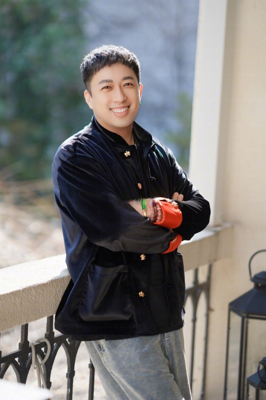 于正又说很多人问他减肥的方法了,还说自己曾经练了三个月就出腹肌