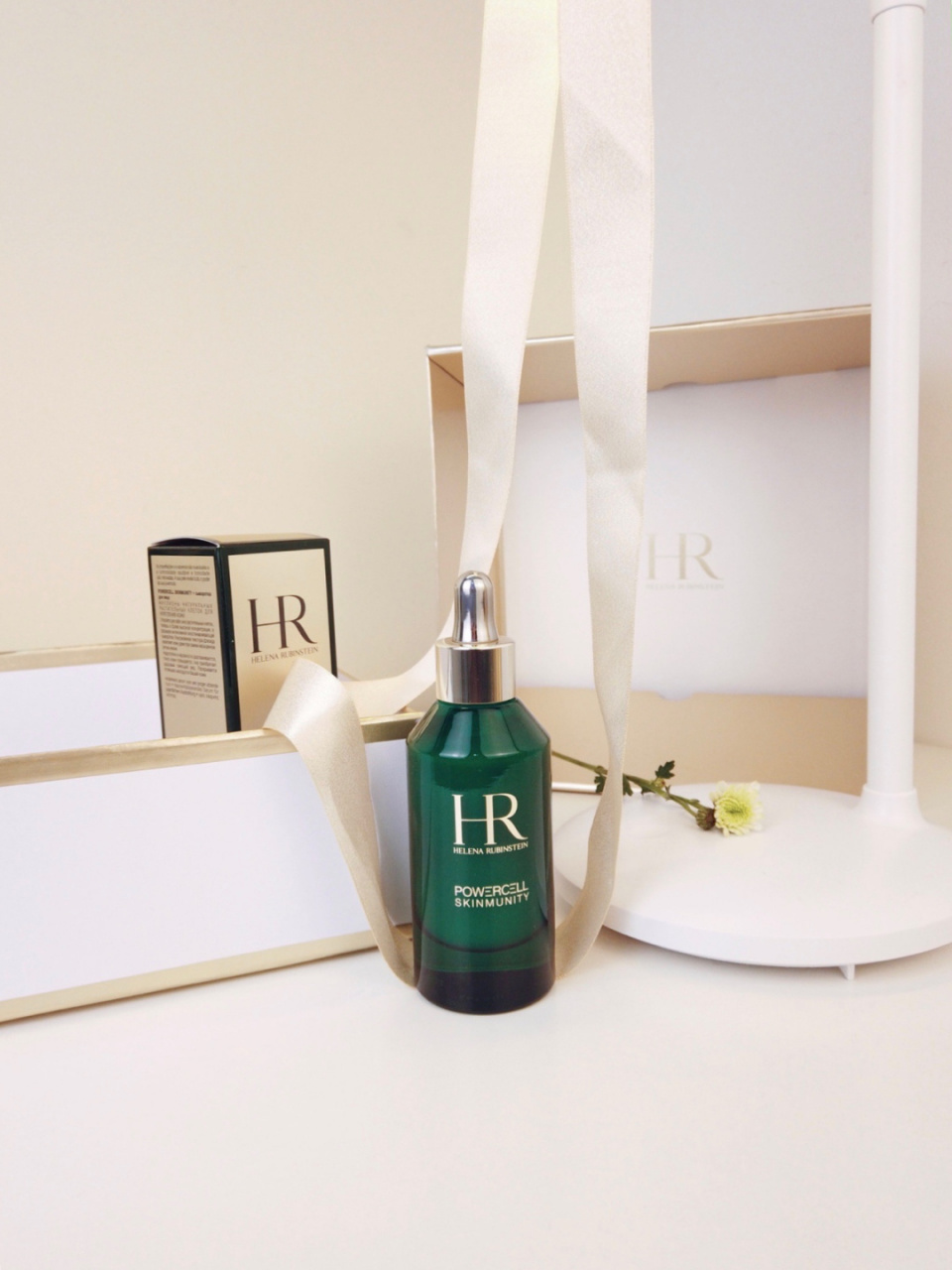 hr赫莲娜全新绿宝瓶pro,很高级的祖母绿瓶子,真的太93了!