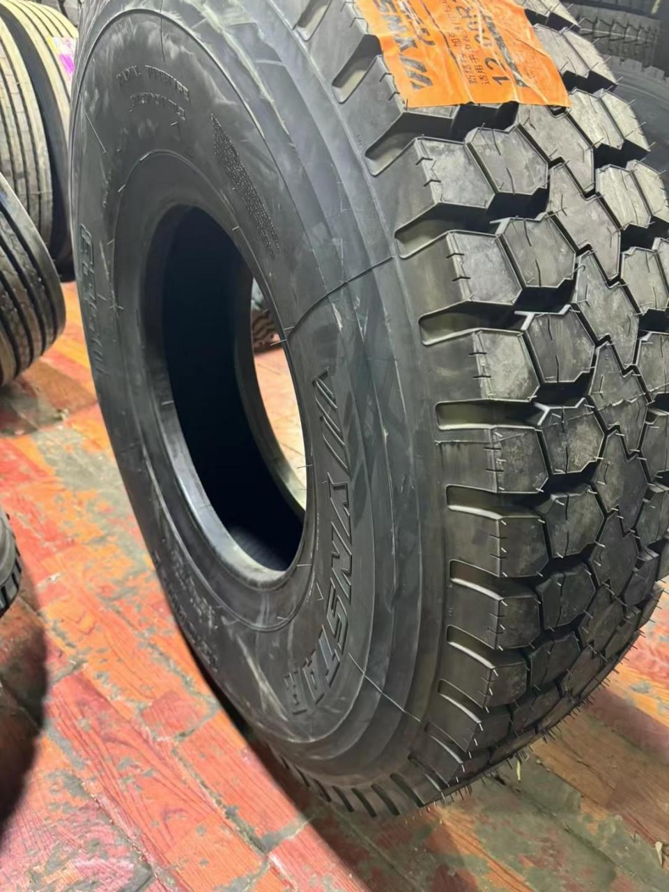 万世达1200r20百吨王轮胎,特价处理50条!