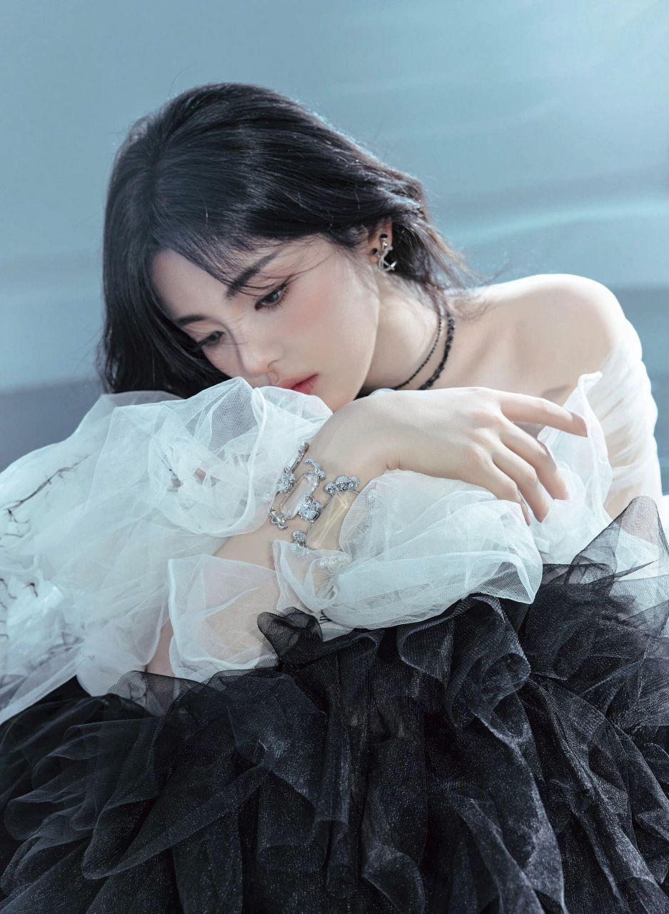 特别定制for·杨超越 ·0731生日会07 · 完美演绎·黑白刺绣蕾丝