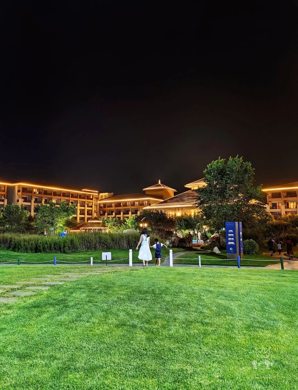 秦皇岛阿尔卡迪亚滨海度假酒店 蓝天,泳池,海浪,沙滩和绿草地,超级