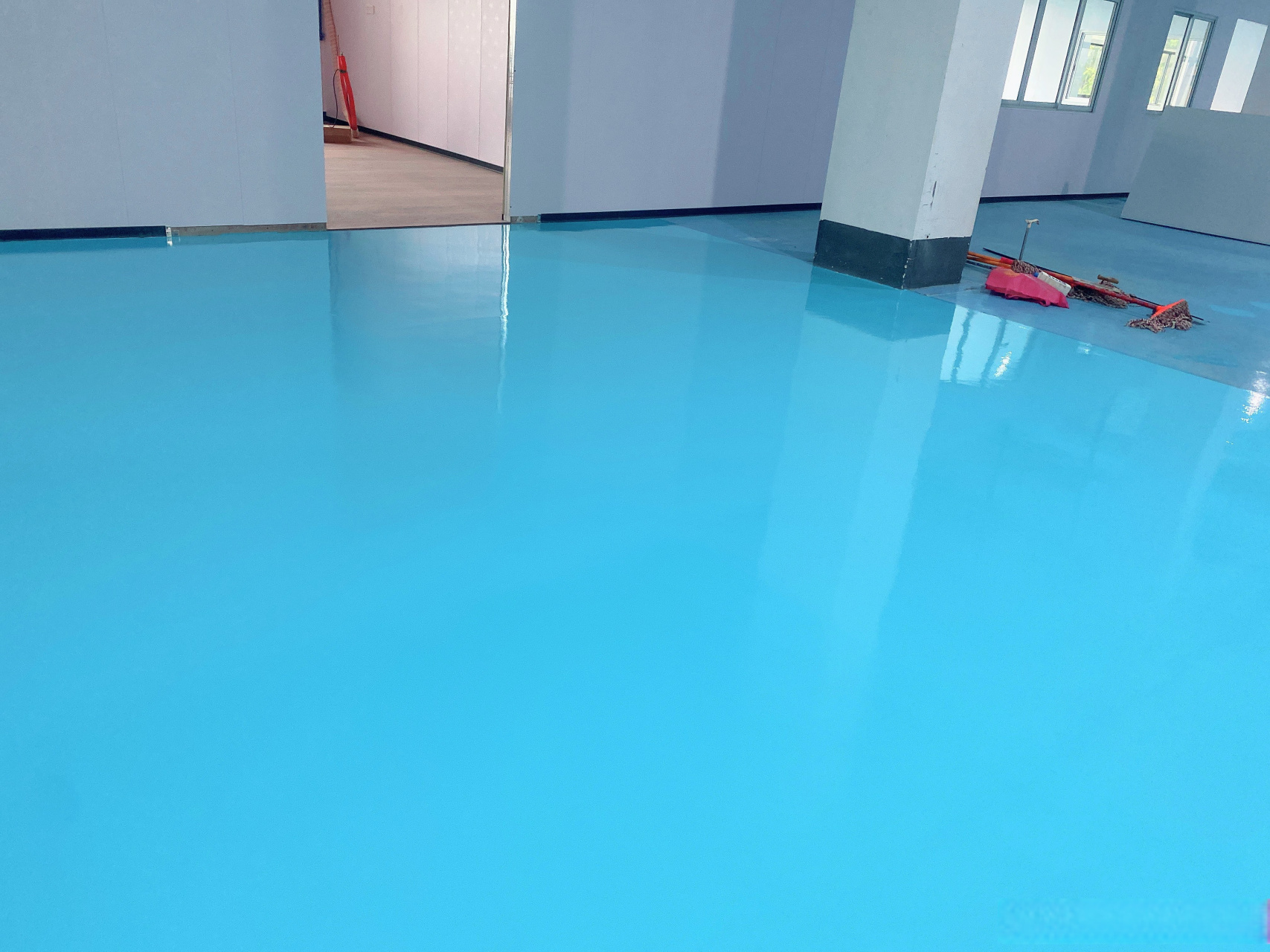 广州天酞蓝环氧树脂地坪漆竣工!