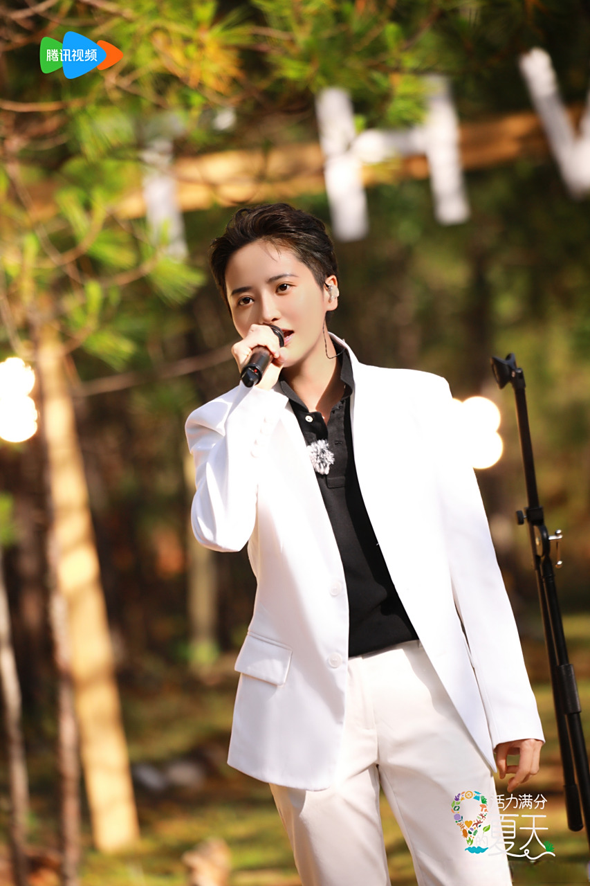 蒋一侨##活力满分的夏天# 热歌新唱,@歌手蒋一侨 倾情演绎《太阳》