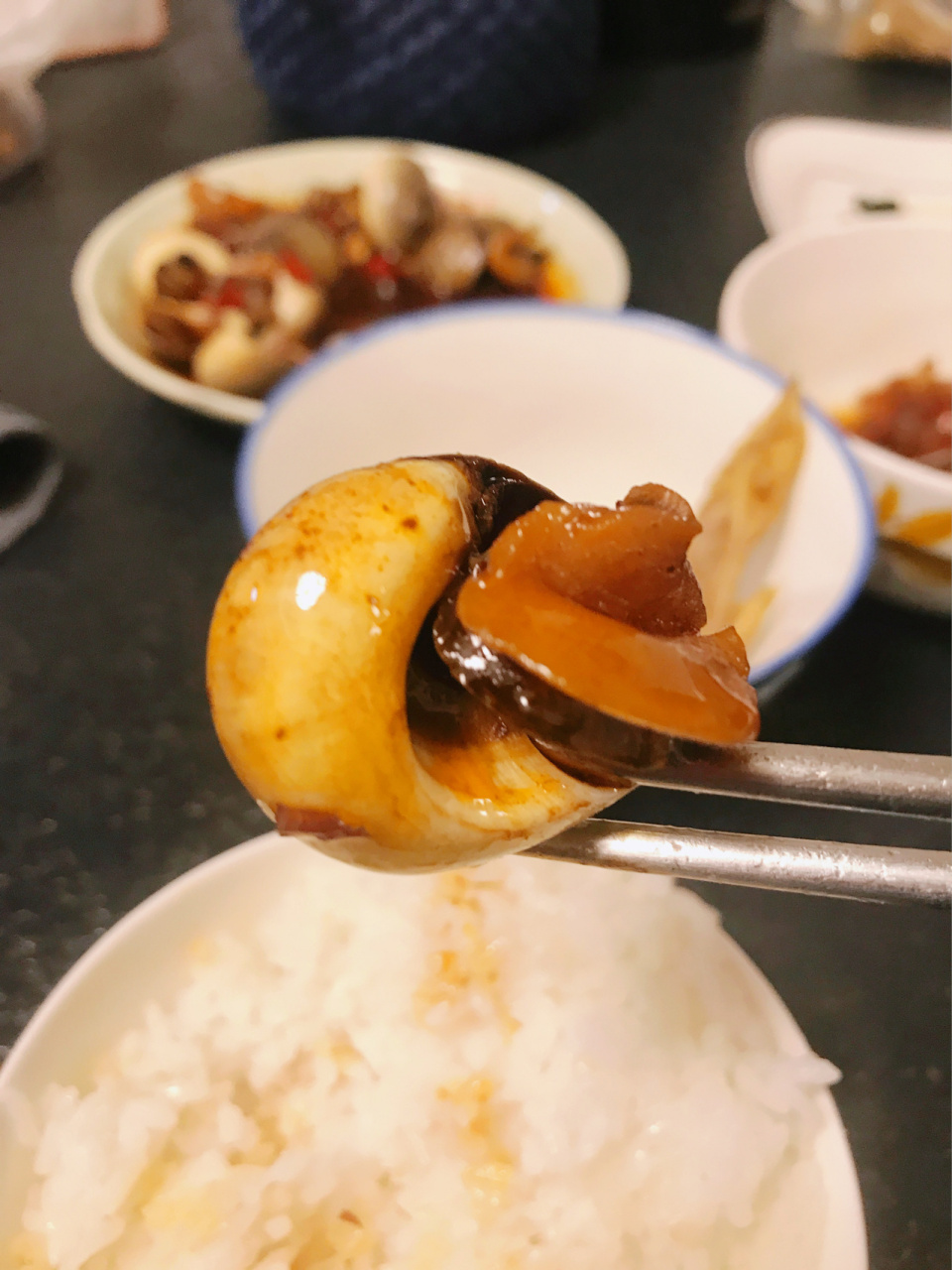 猫眼螺 爆赞 这么一丢丢花了25元 做法: 下水煮5