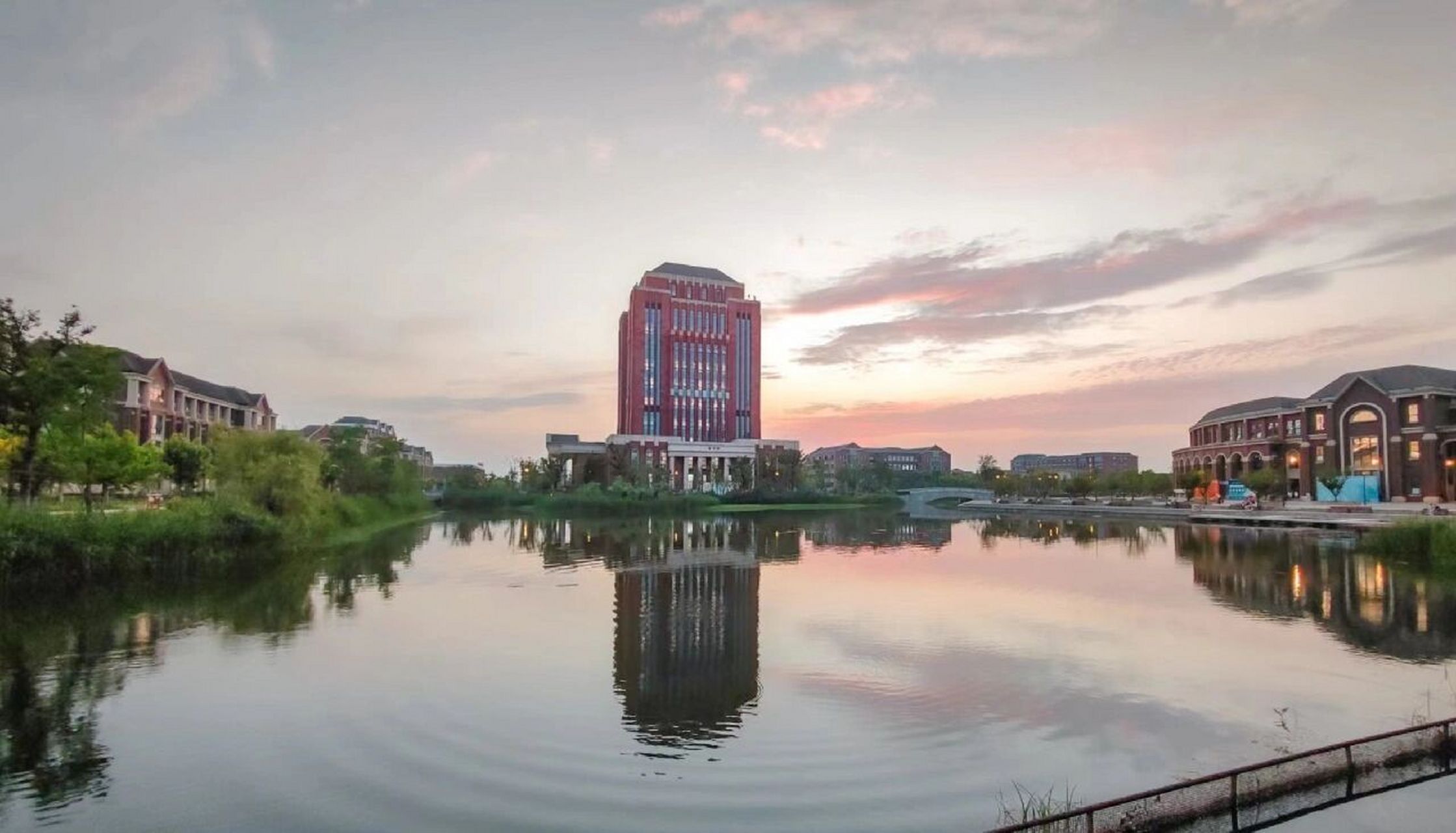 浙江理工大学科技与艺术学院 科艺精美风景,欧式风格建筑,皇家学院