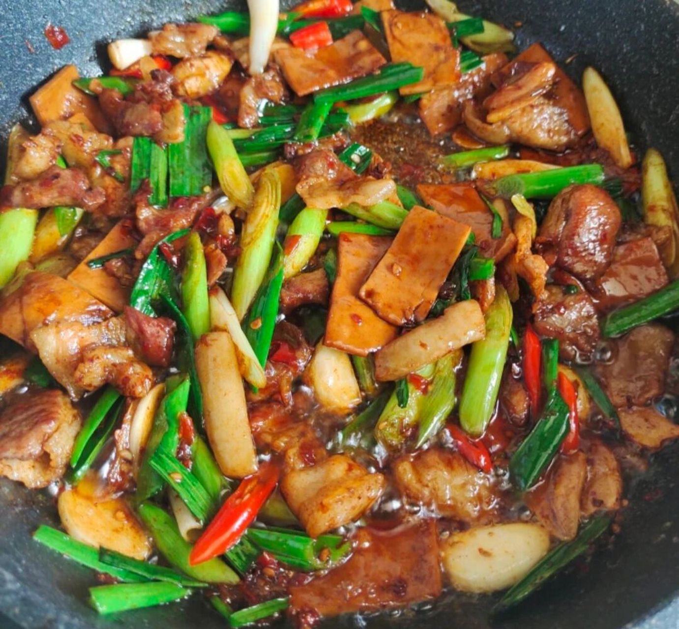 香干炒肉片,越嚼越香91 9999食材95 五花肉1块,豆干适量,蒜苗