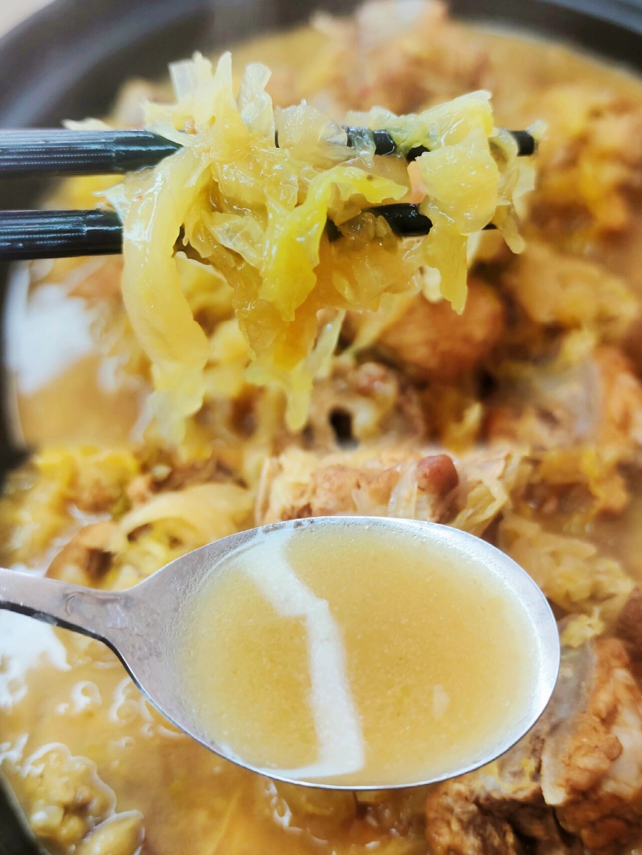 东北酸菜炖大骨热乎酸菜汤软烂的脊骨肉6015 酸菜炖大骨头可太