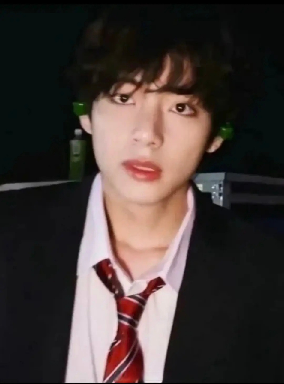 按大家的审美,是金泰亨帅,还是田柾国帅?