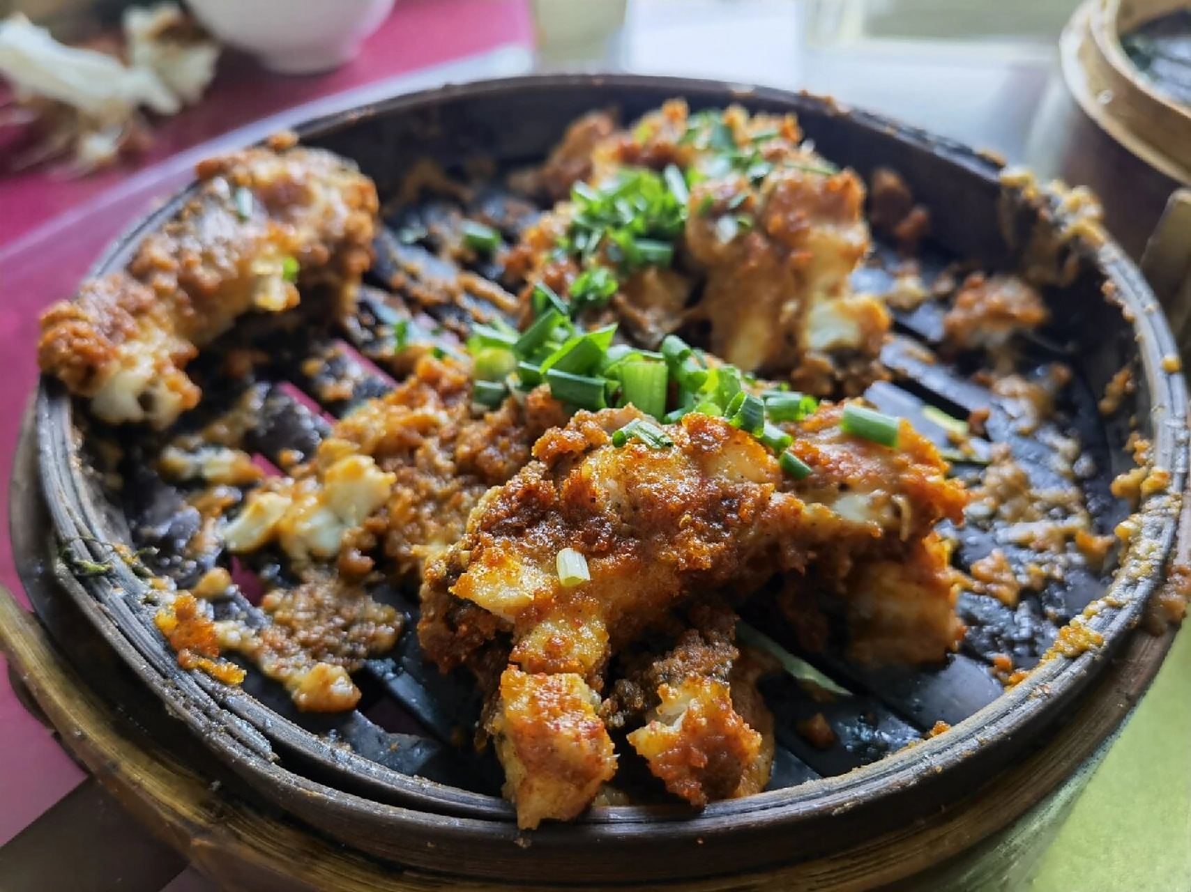 达州石梯蒸鱼 听朋友介绍说石梯也仅此一家 虽然从小鱼塘边长大对鱼都