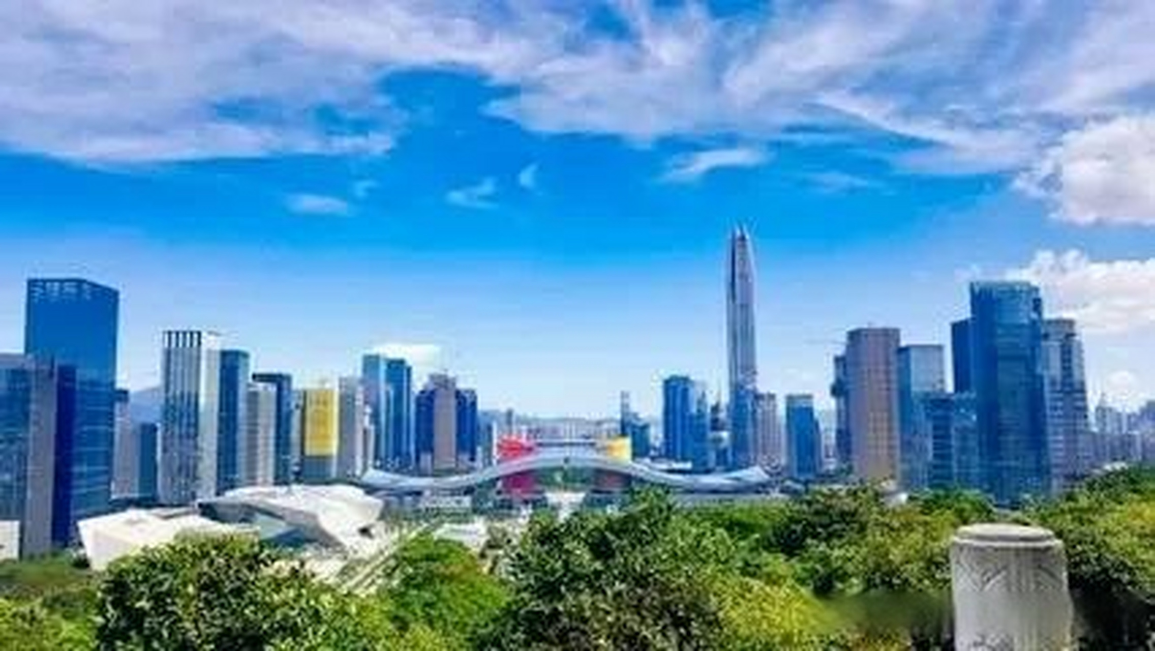 深圳是中国的一座经济特区城市,是中国改革开放的重要窗口之一.