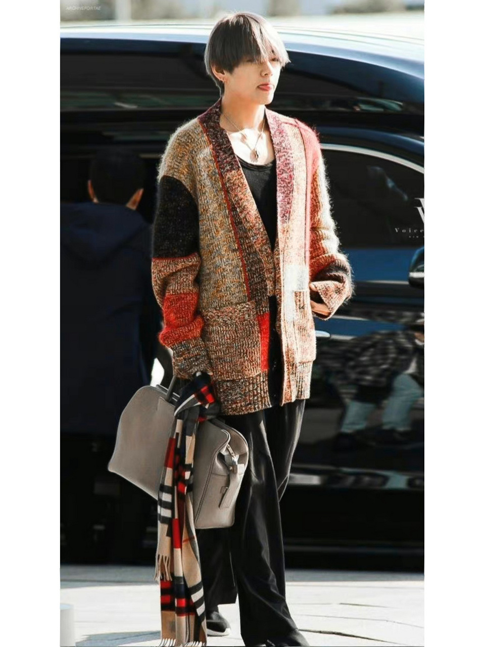 金泰亨穿搭 | 复古的时髦大男生 金泰亨私服穿搭合集,每一套都很v,都