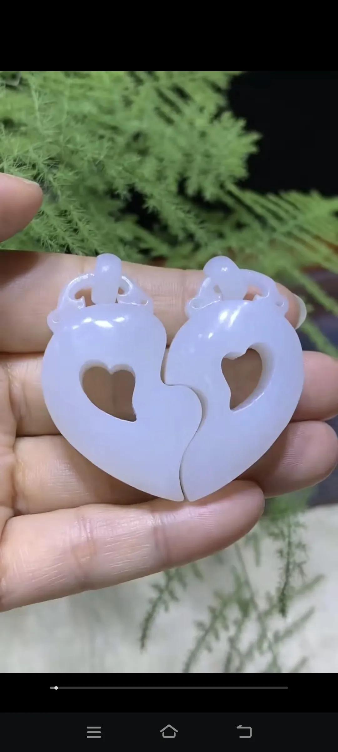老铁说了多少次想要一对与众不同的情侣吊坠,像龙凤呈祥他看都不看