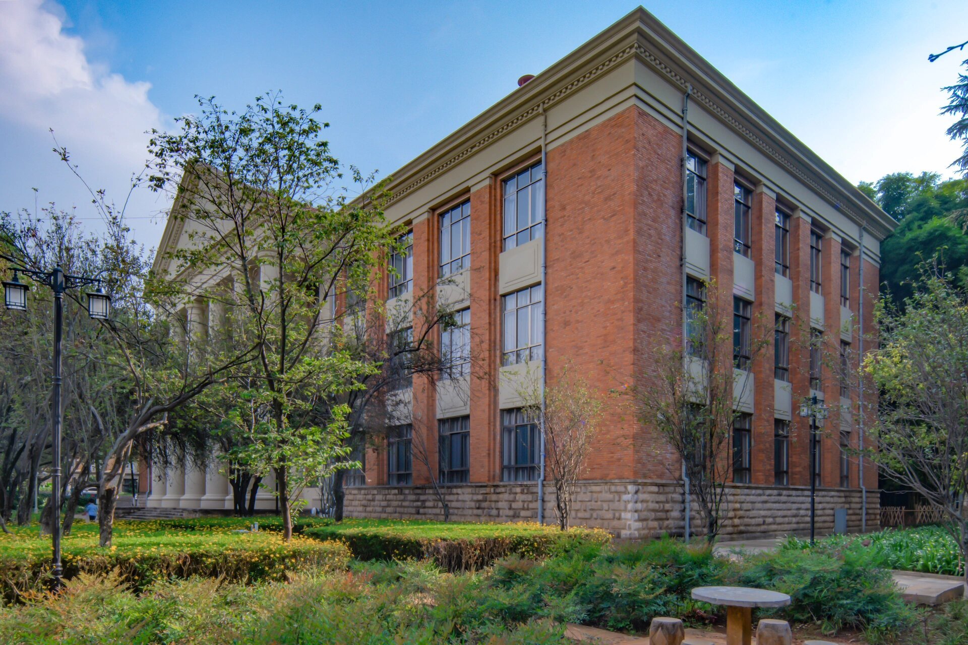 云南大学一日游|东陆校区 云南大学对外开放 入校可搜"平安云大"一一