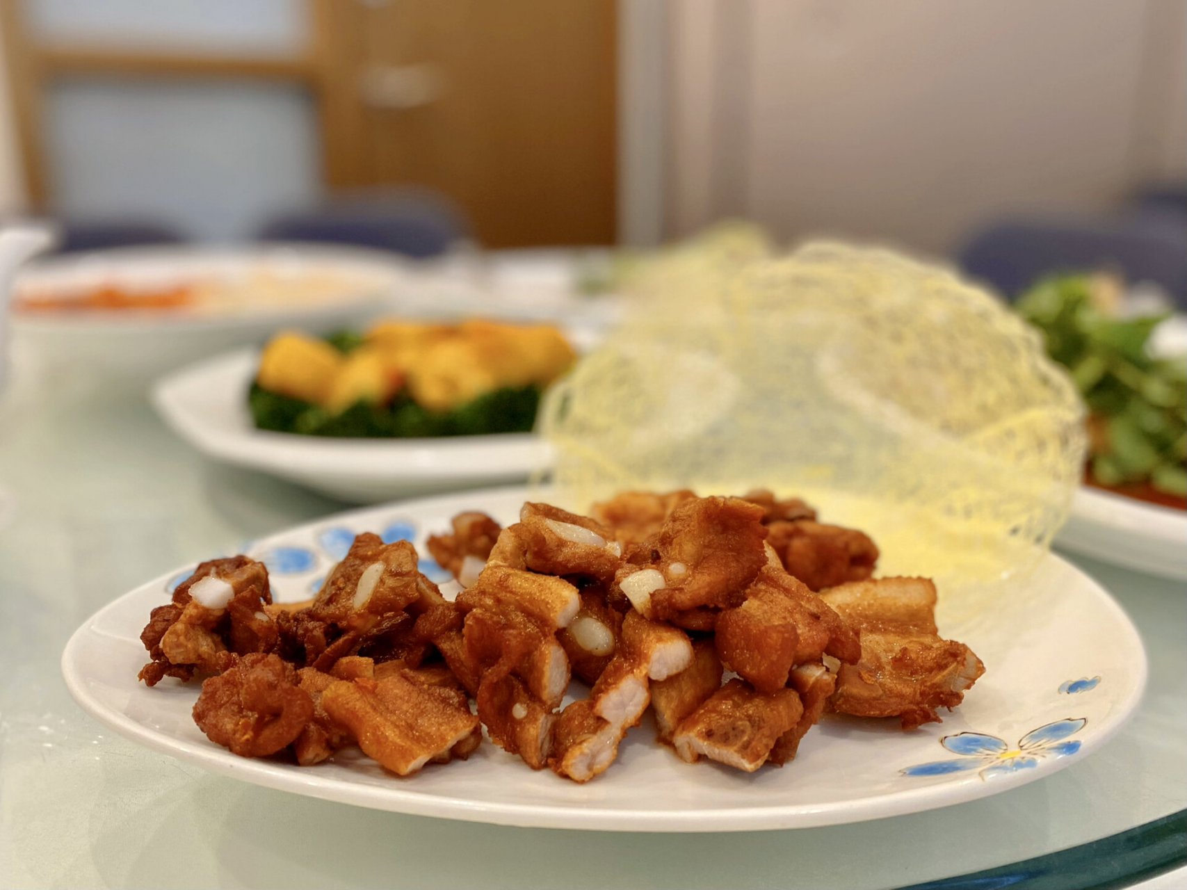 帝苑78 笋壳鱼 vs 石斑鱼 石斑鱼是深海鱼,店里常备.