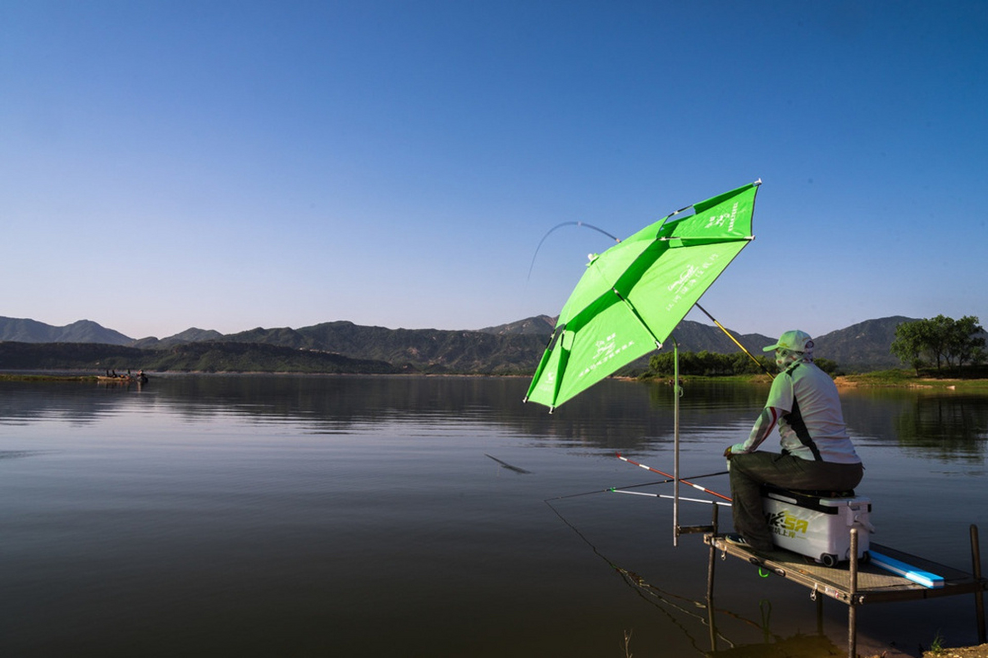 夏钓夏钓,有这7钓 一,钓早 夏季的钓鱼人往往是睡不好的,清晨4,5点