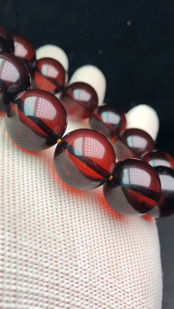 直径18 ,克重45克,天然原矿净水血珀手串,无杂裂,克价45