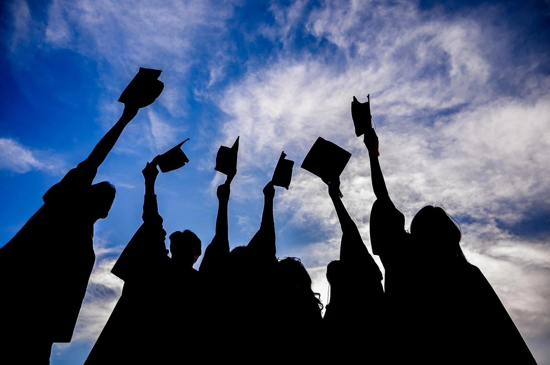 毕业季 毕业背景图 关注我私信我求图 关注我 私信我求图 我发给大家